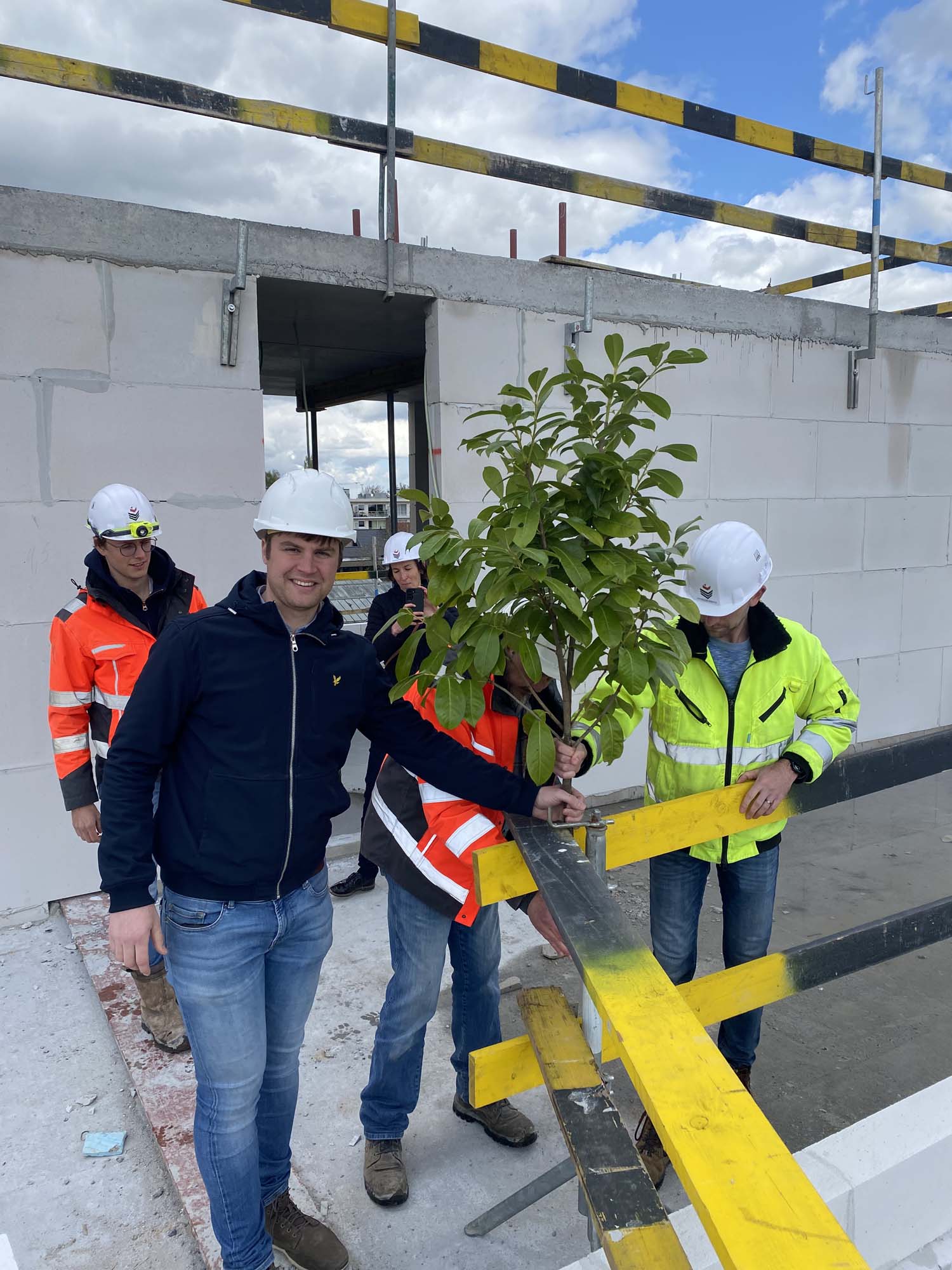 Meiboomviering in w.e.s.t.: hoogste punt fase 1 bereikt!