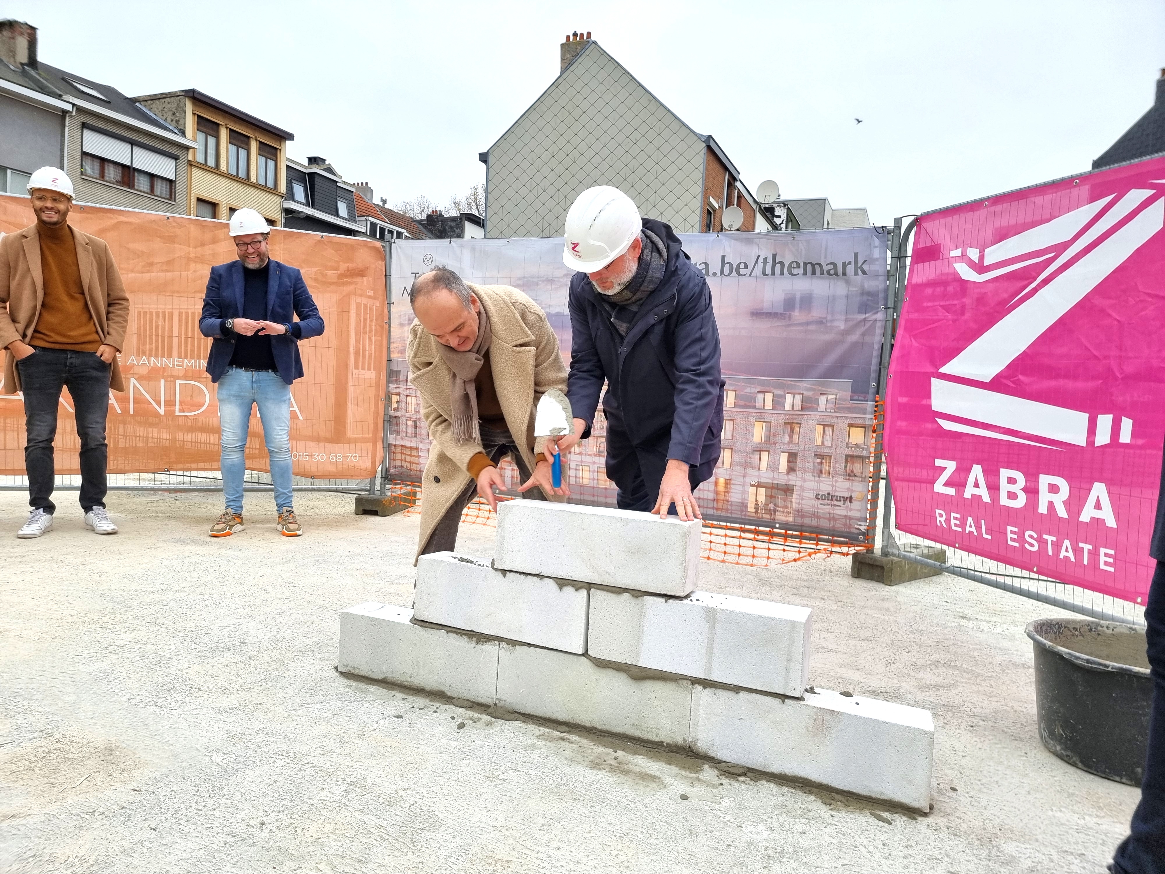 01FMZ9DR294MD1G8HD9AMWBJAE